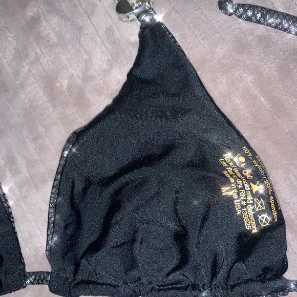 Bikini Crush top and bottom - Picture 6 of 6